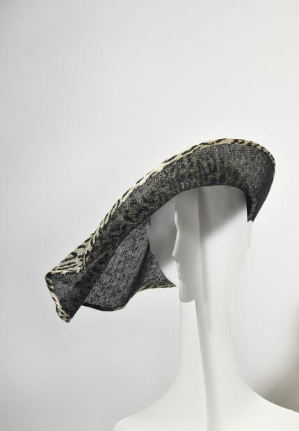 Stephen Jones Millinery Spring Summer 2020 A leopard printed sinamay straw cloche 05 Pull